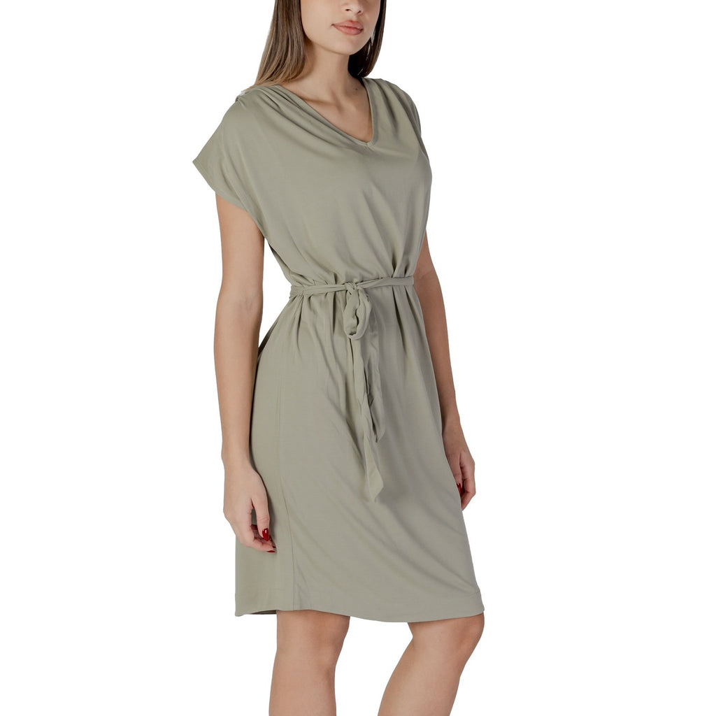 B.young Femme Robes